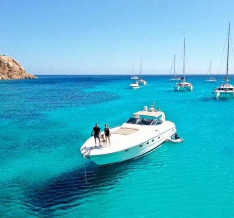 location yacht porto cervo